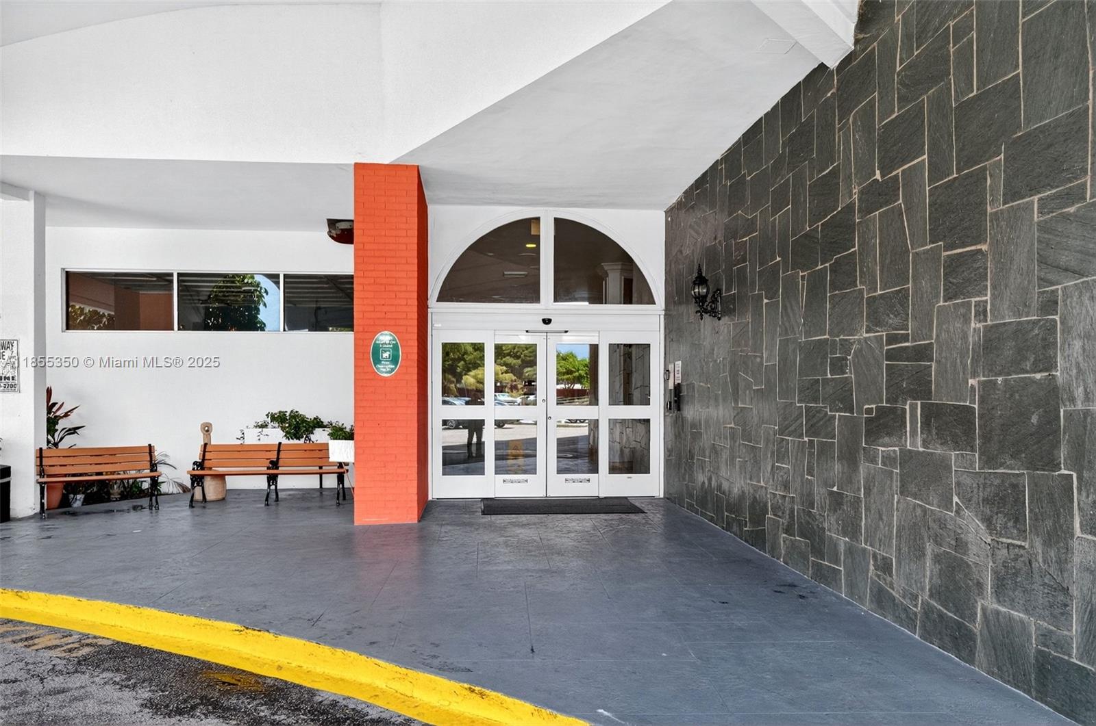 1351 NE Miami Gardens Dr Unit: 1712E