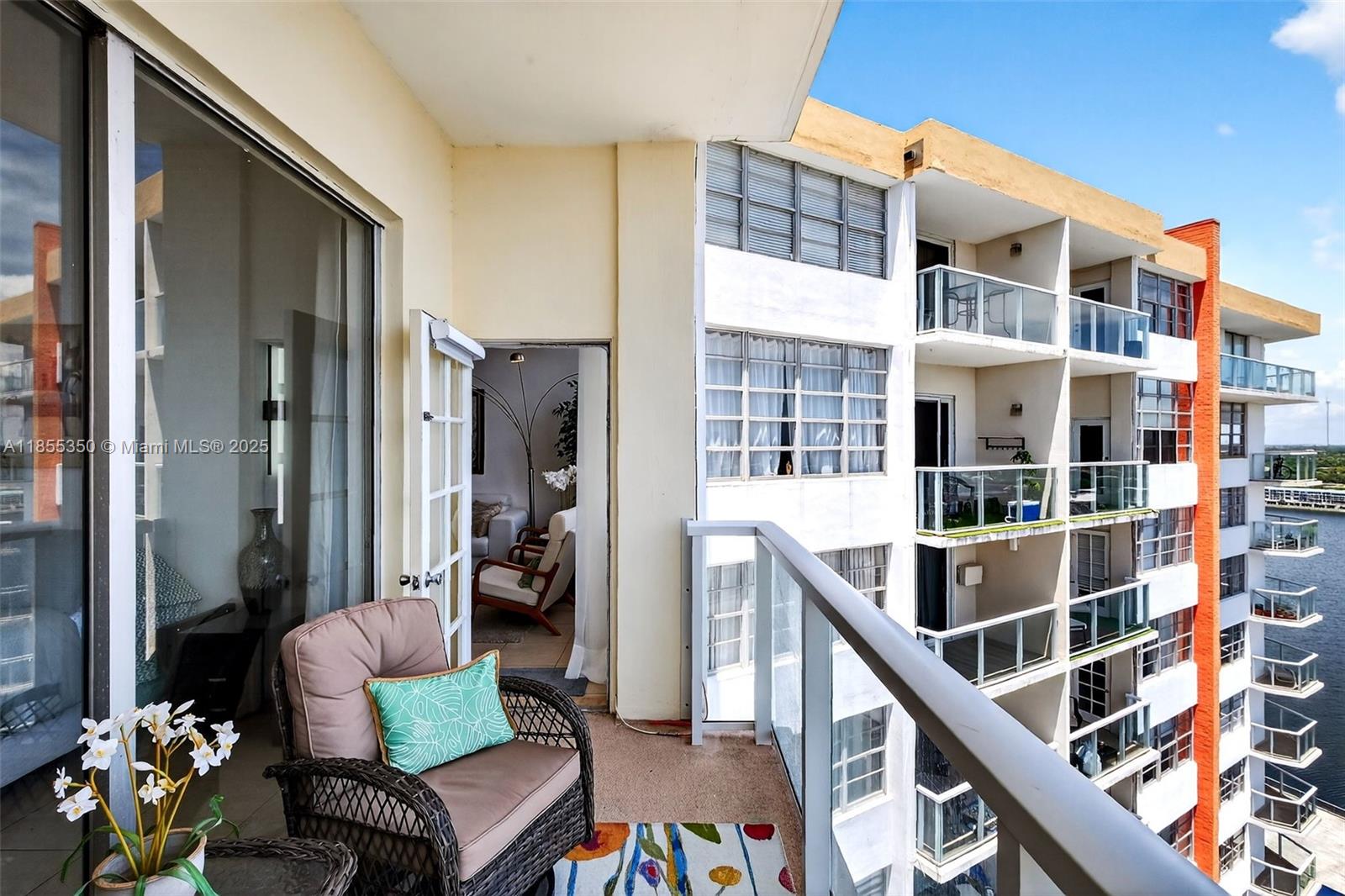 1351 NE Miami Gardens Dr Unit: 1712E