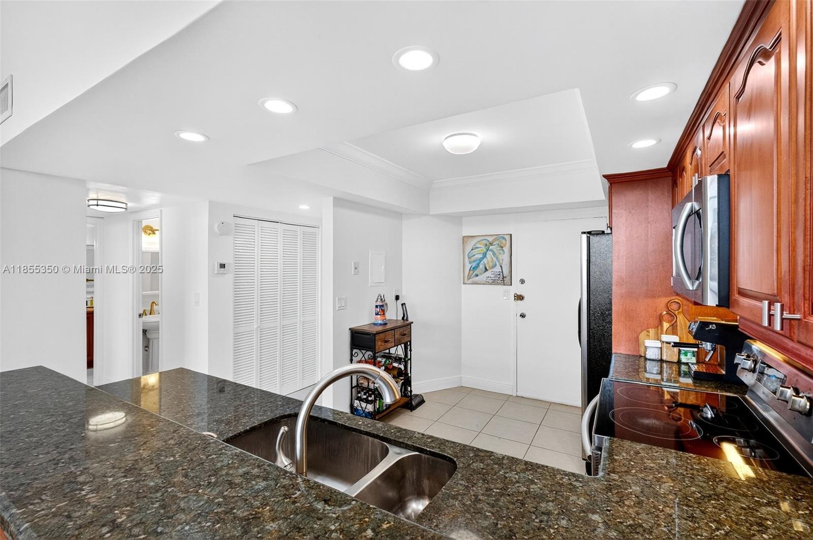 1351 NE Miami Gardens Dr Unit: 1712E