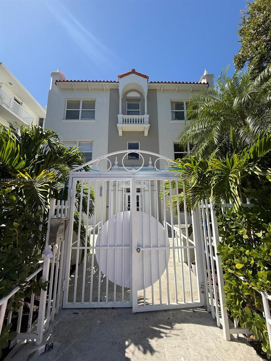 1542 Drexel Ave # 301