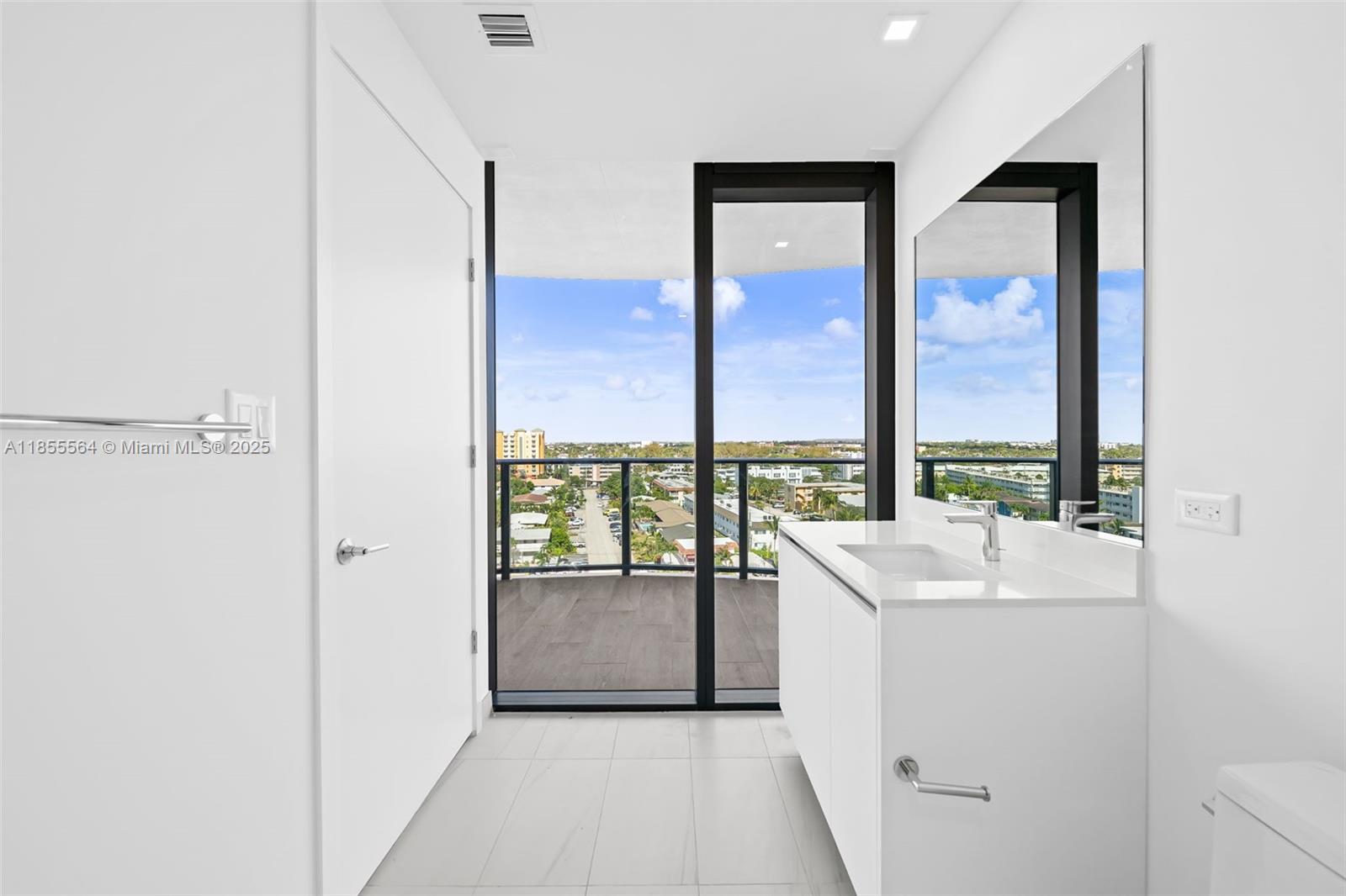 900 N Ocean Blvd # 801