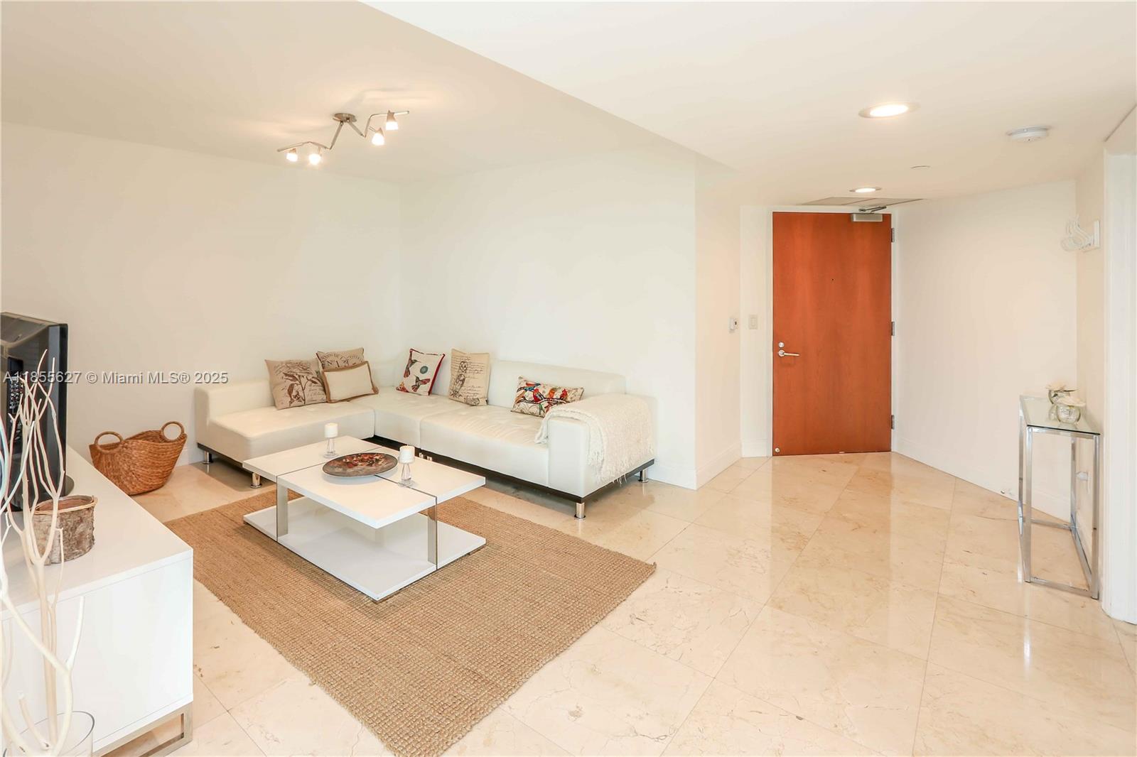 16500 Collins Ave # 454