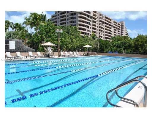 251 Crandon Blvd # 202