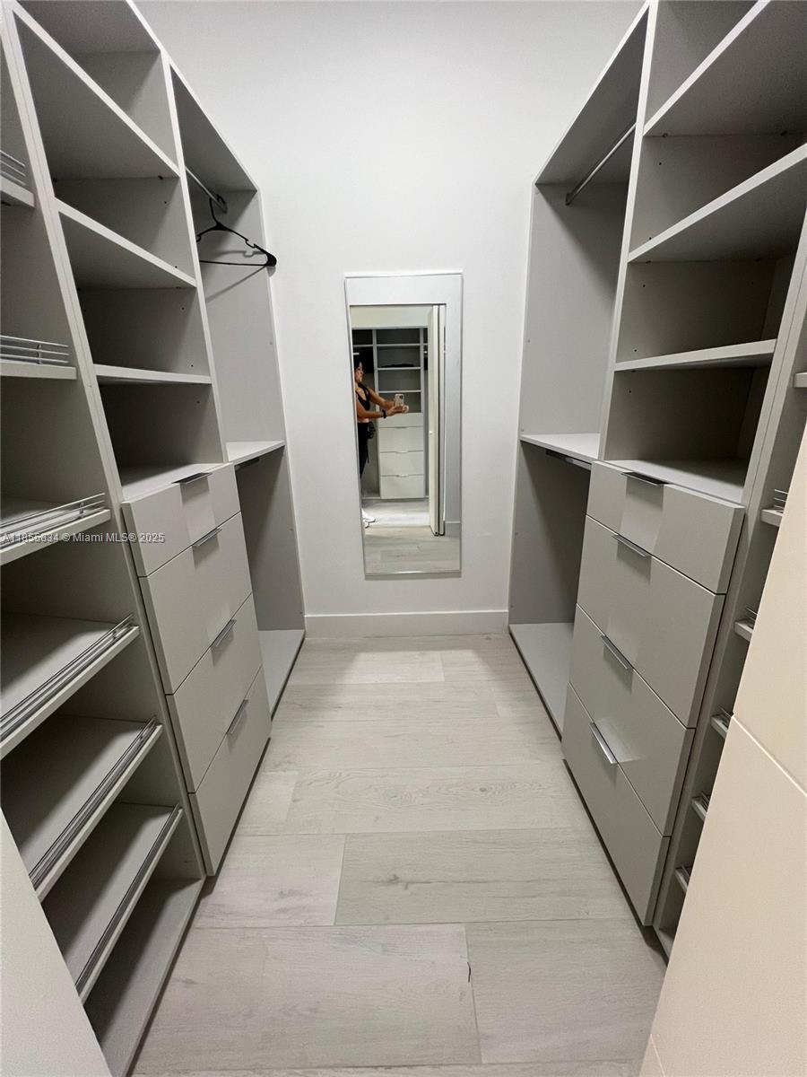 251 Crandon Blvd # 202