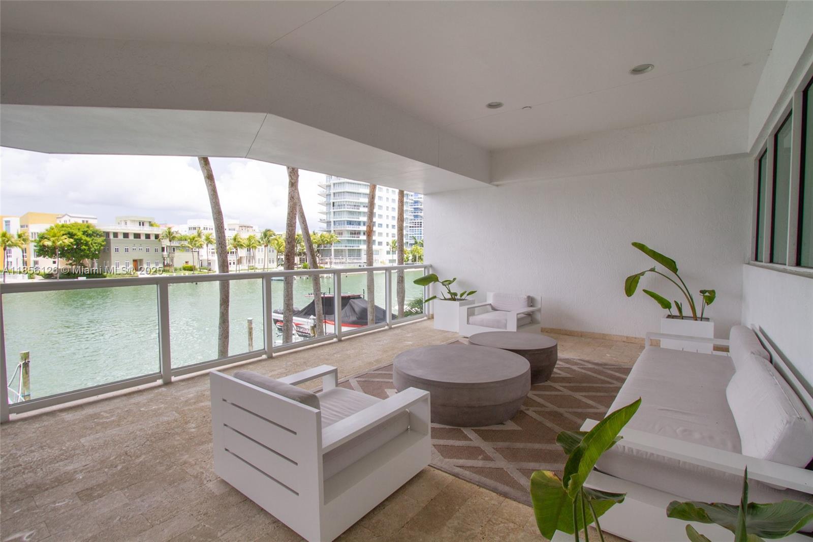 5900 Collins Ave # 1904