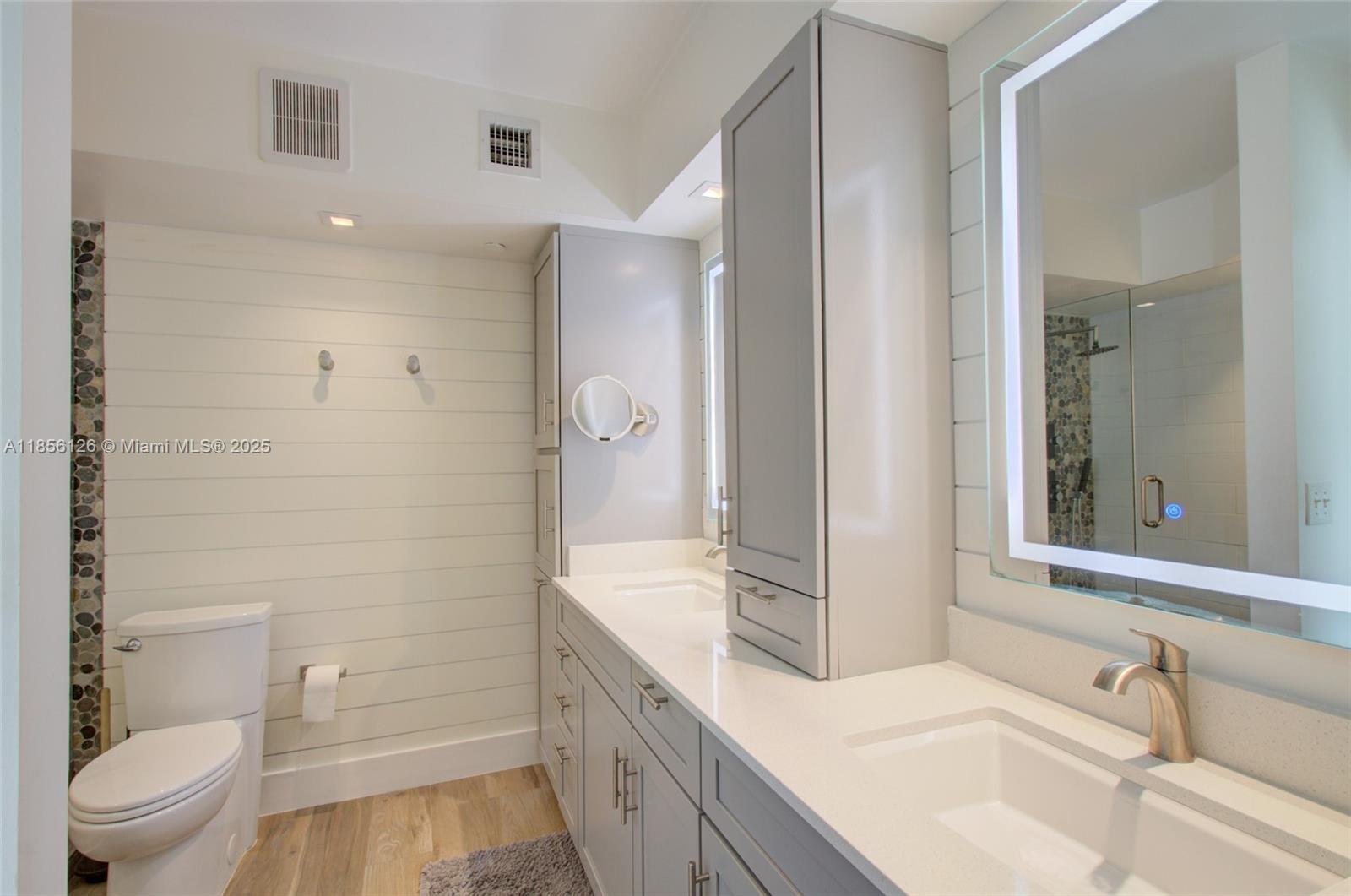 5900 Collins Ave # 1904