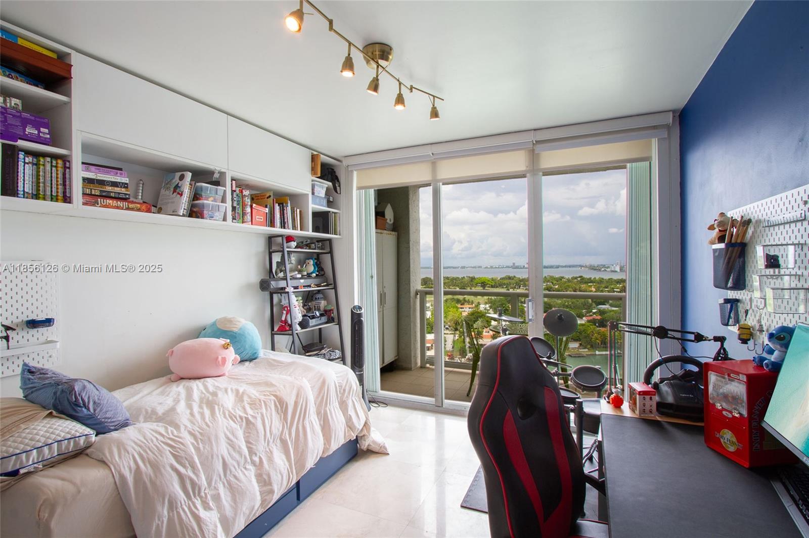 5900 Collins Ave # 1904