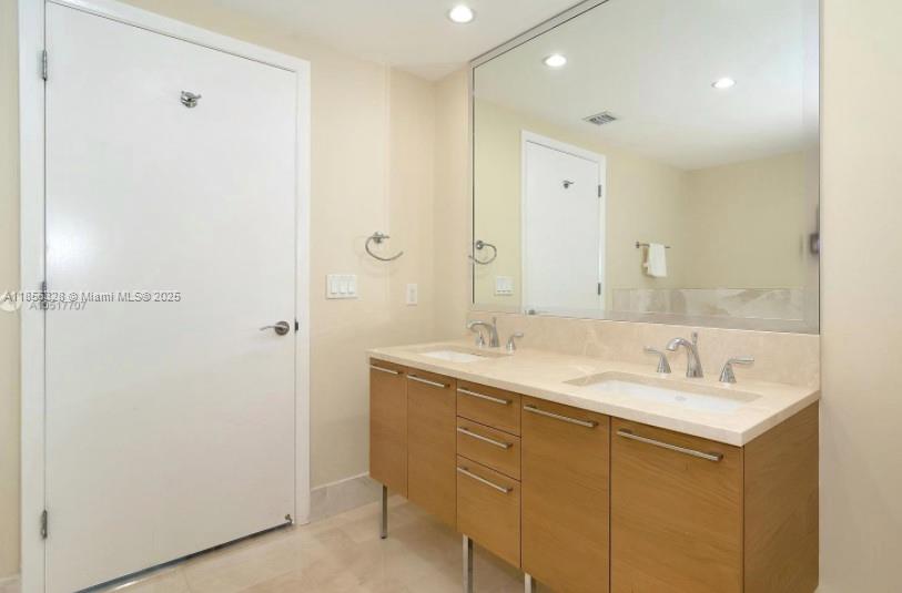 17001 Collins Ave # 1505