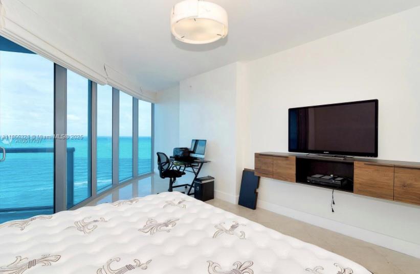 17001 Collins Ave # 1505