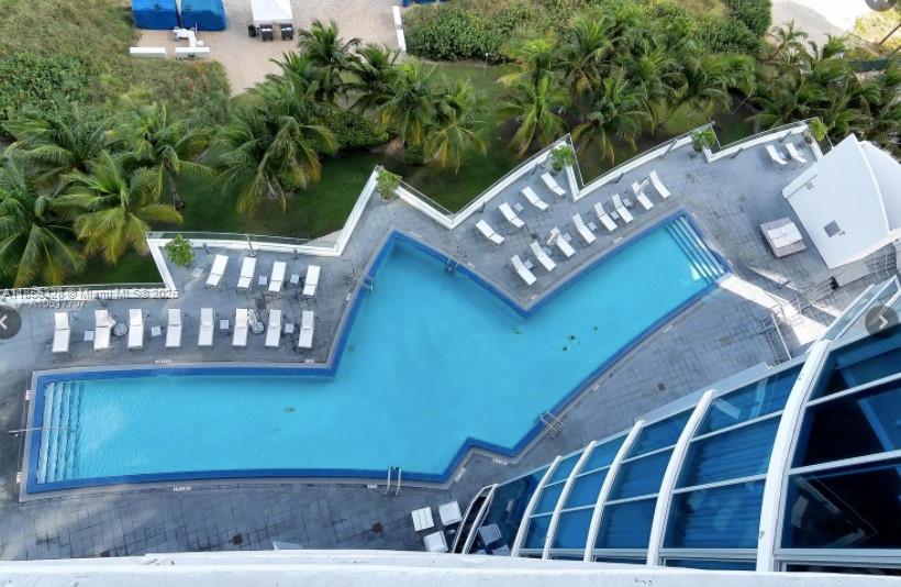 17001 Collins Ave # 1505