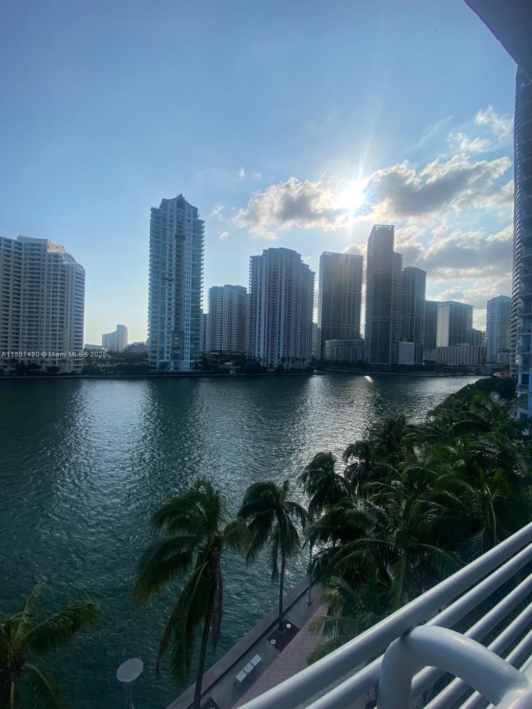 335 S Biscayne Blvd # 607