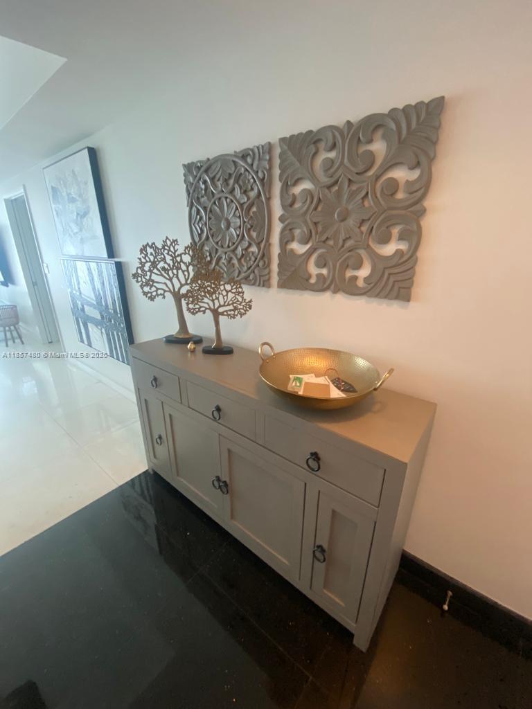 335 S Biscayne Blvd # 607