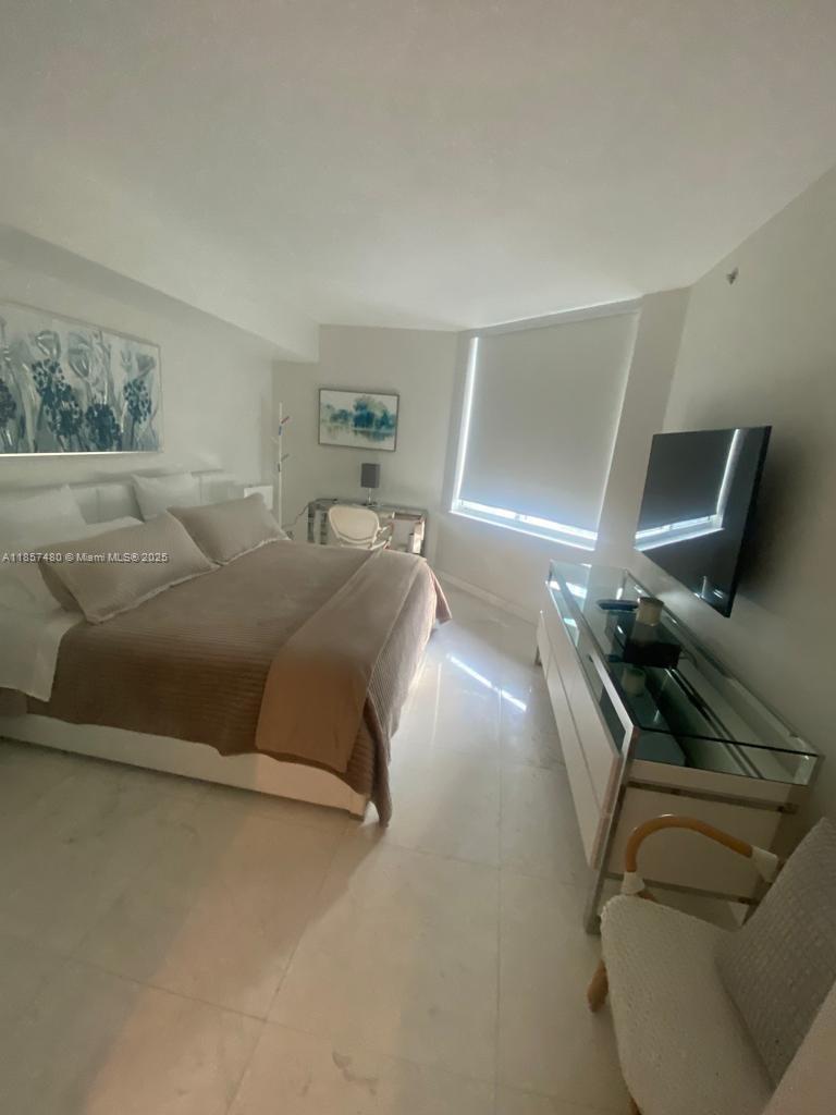 335 S Biscayne Blvd # 607