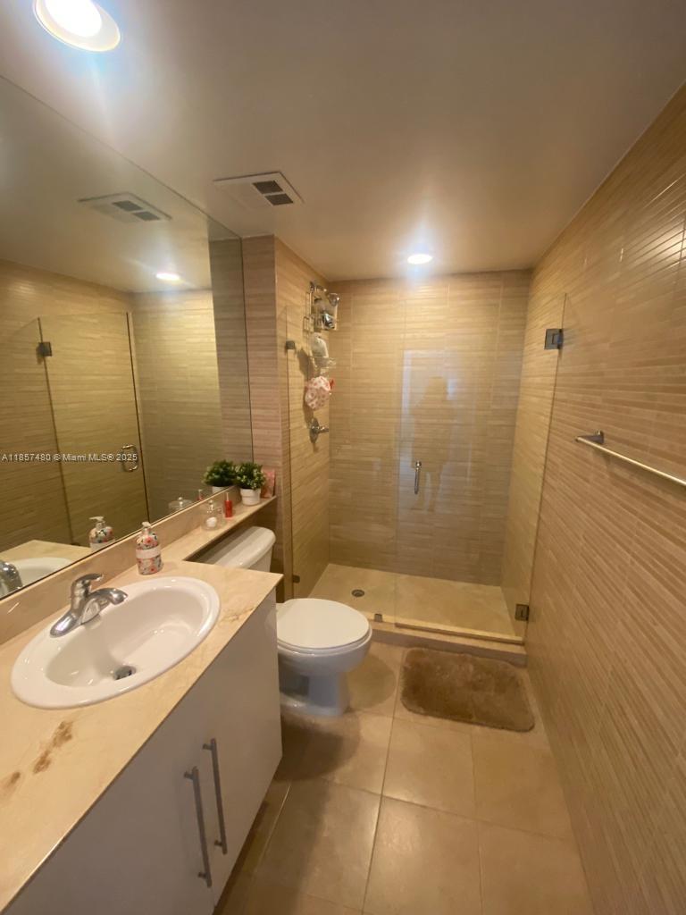 335 S Biscayne Blvd # 607