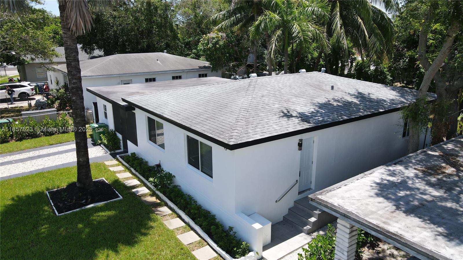 270 NE 162nd St