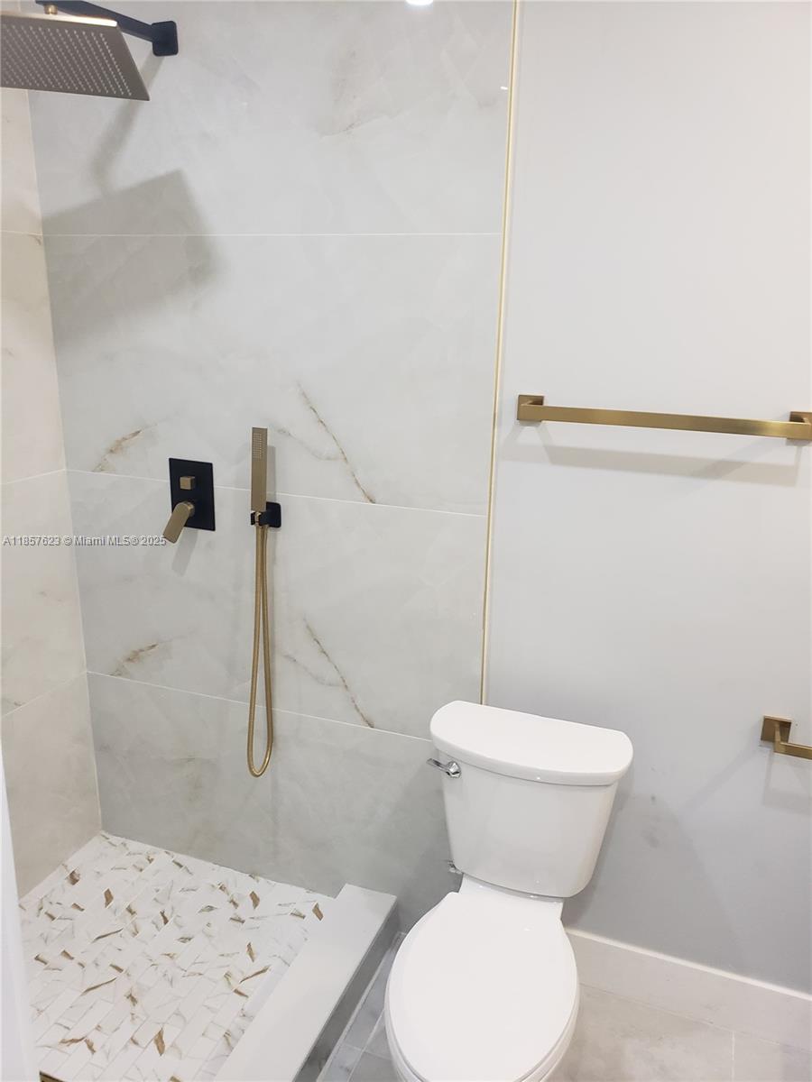 270 NE 162nd St