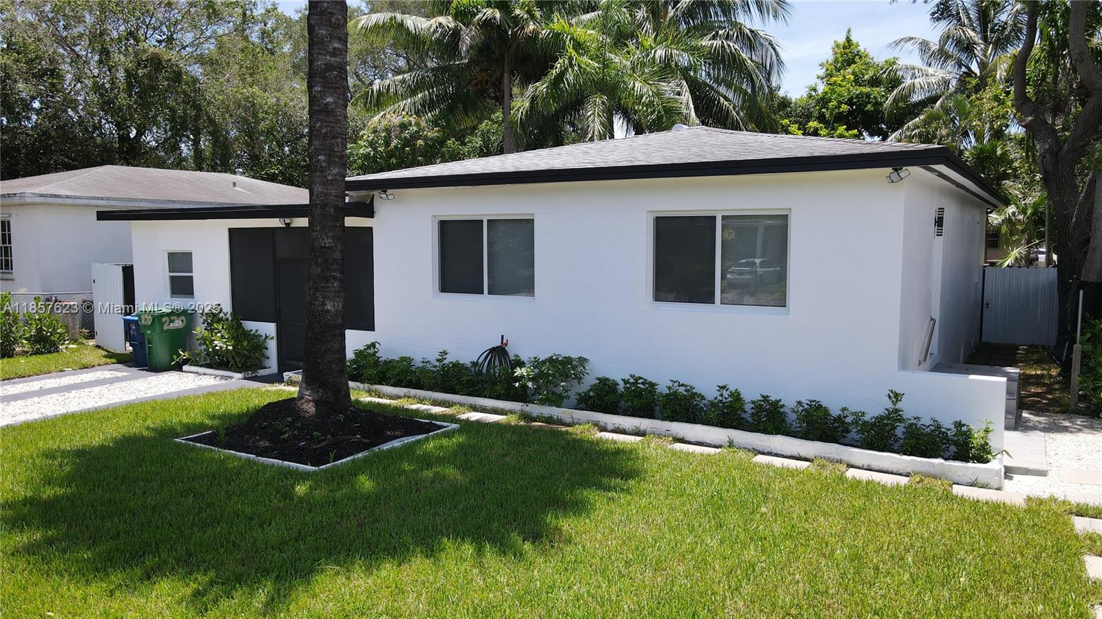 270 NE 162nd St