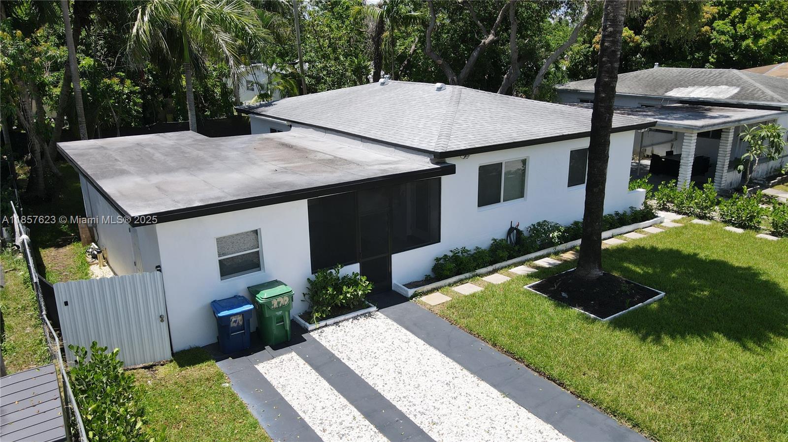270 NE 162nd St