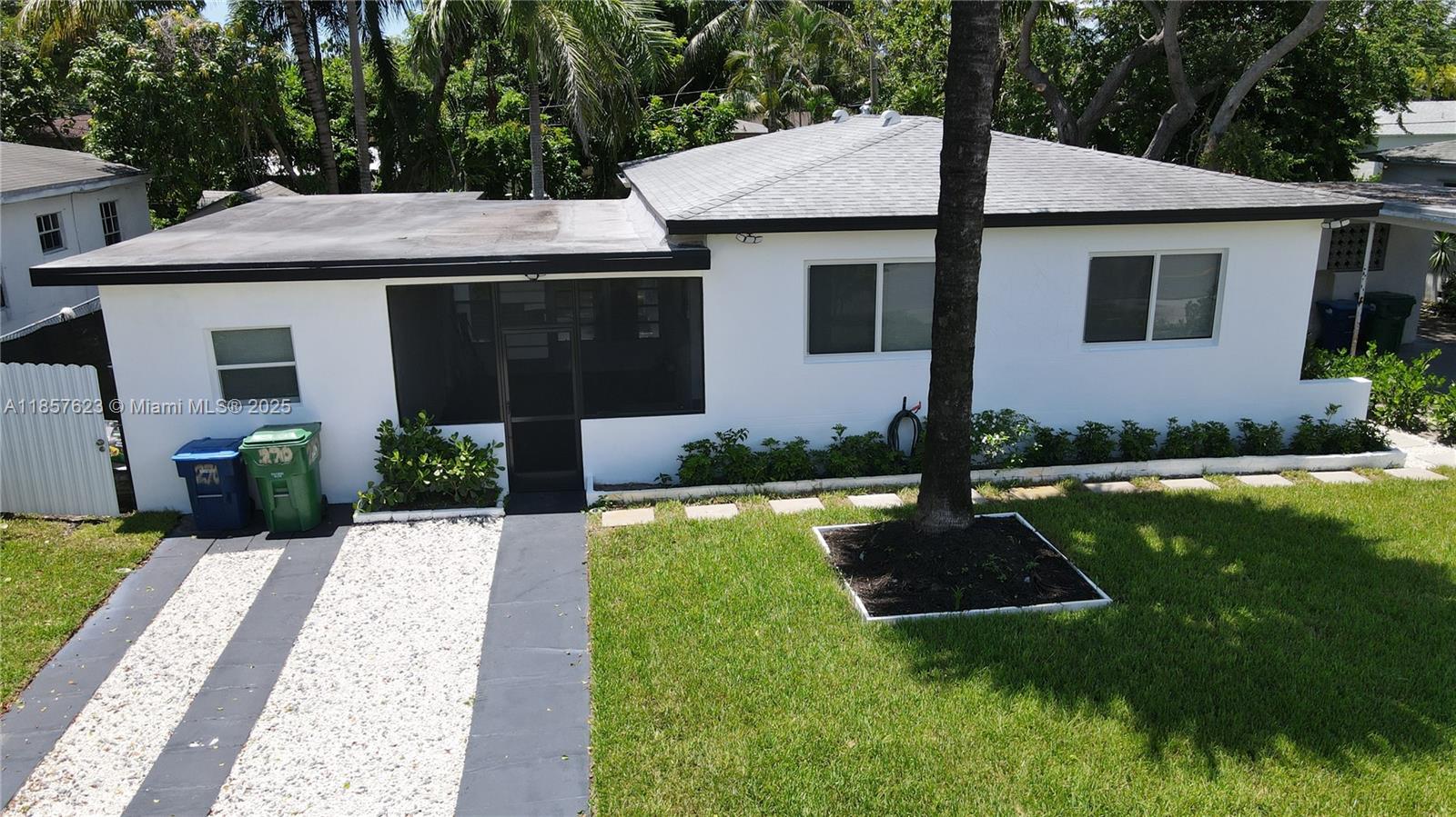 270 NE 162nd St