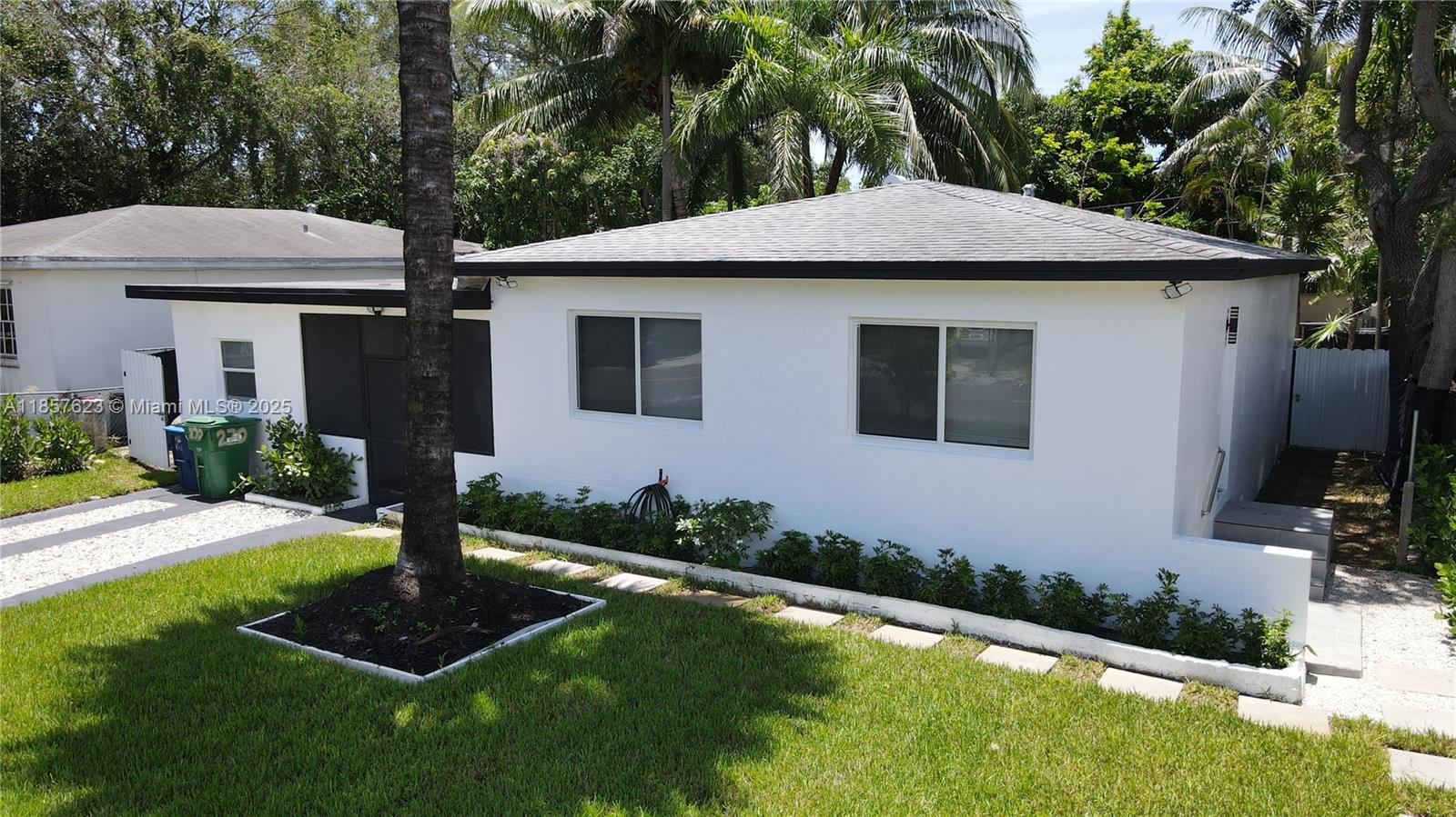 270 NE 162nd St