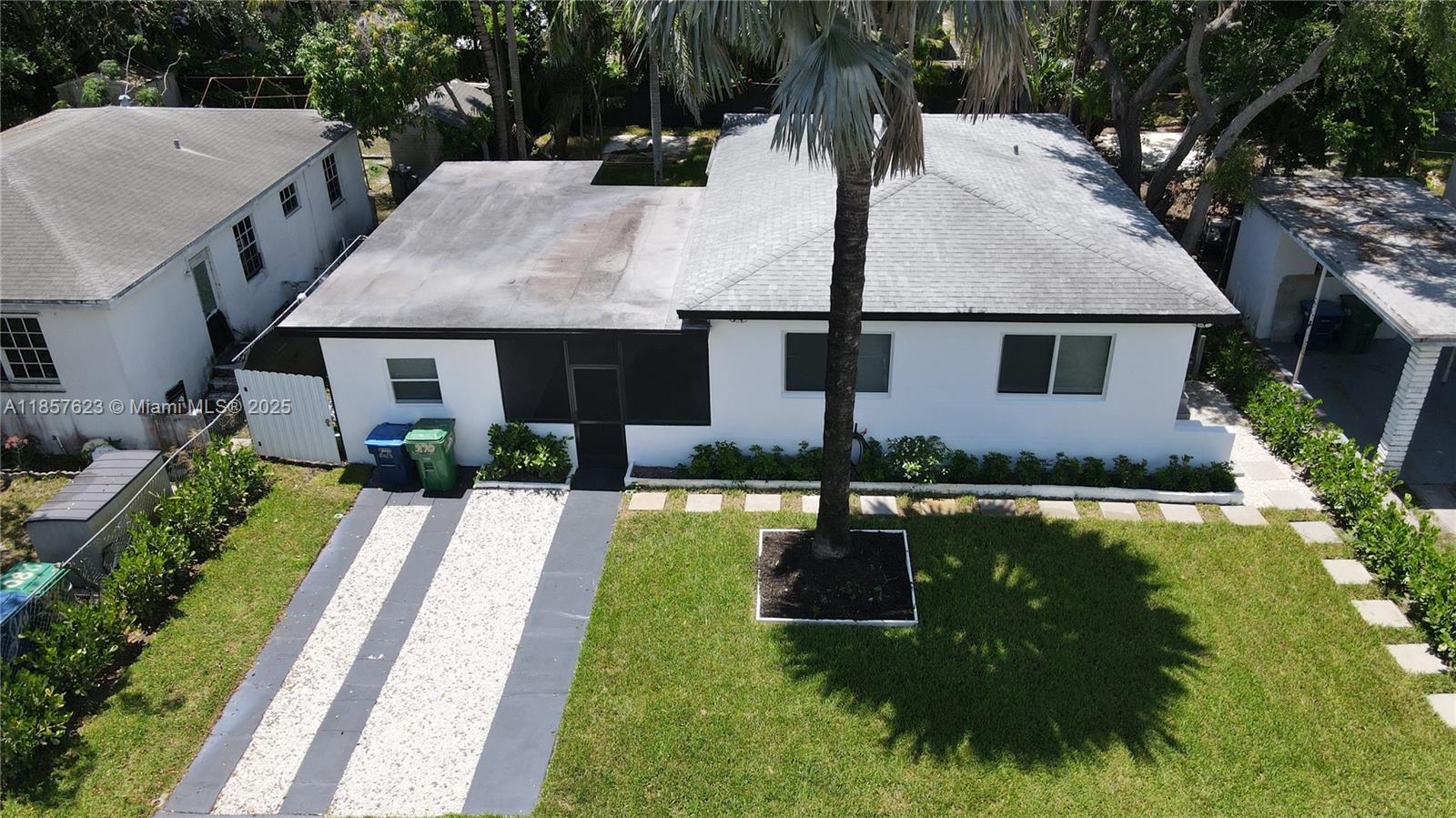 270 NE 162nd St