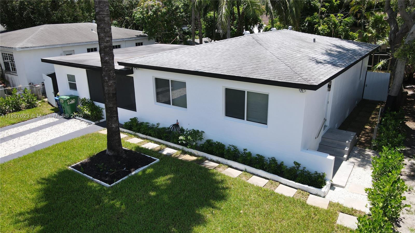 270 NE 162nd St