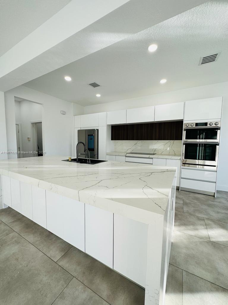 1887 Harbor View Cir