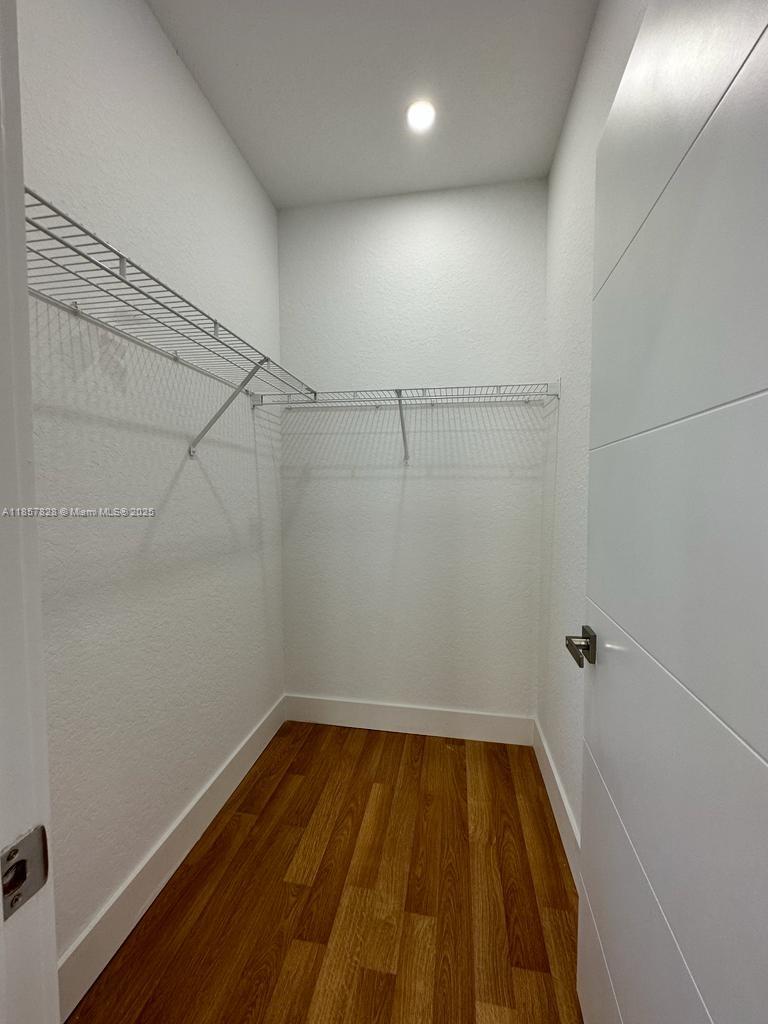 1887 Harbor View Cir