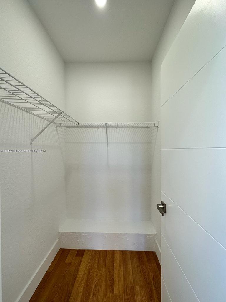 1887 Harbor View Cir