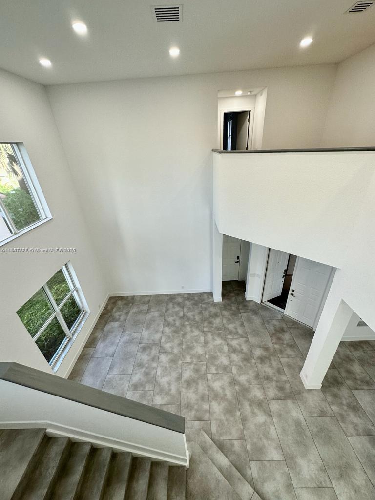 1887 Harbor View Cir