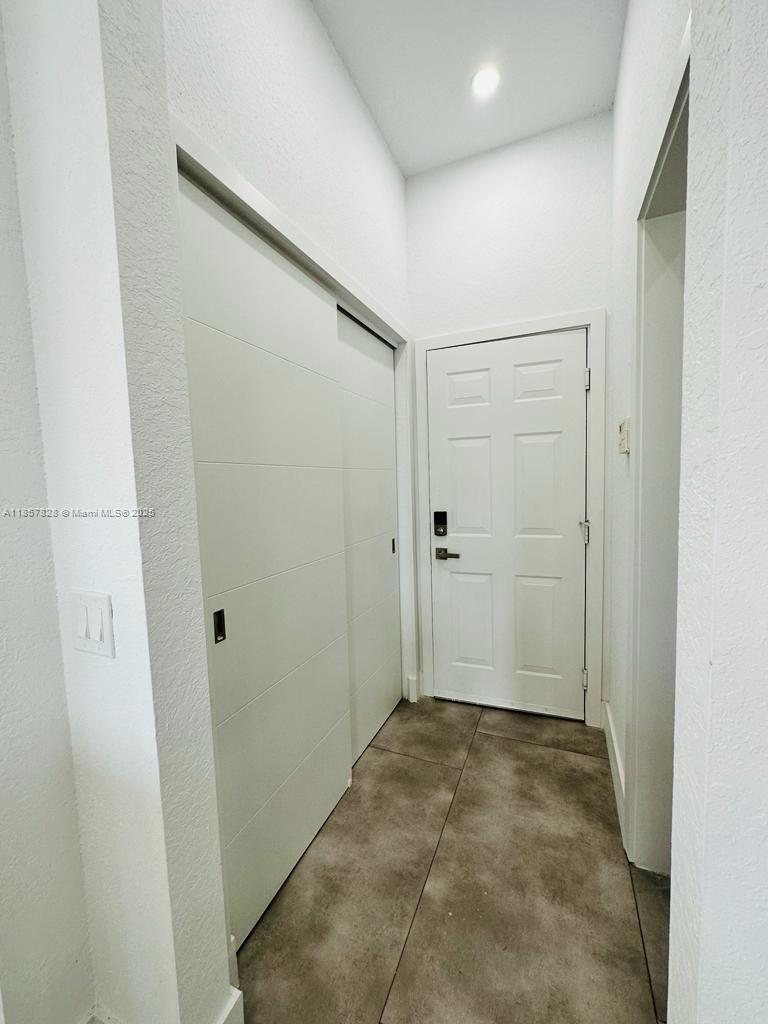 1887 Harbor View Cir