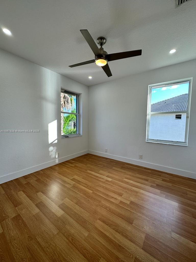 1887 Harbor View Cir
