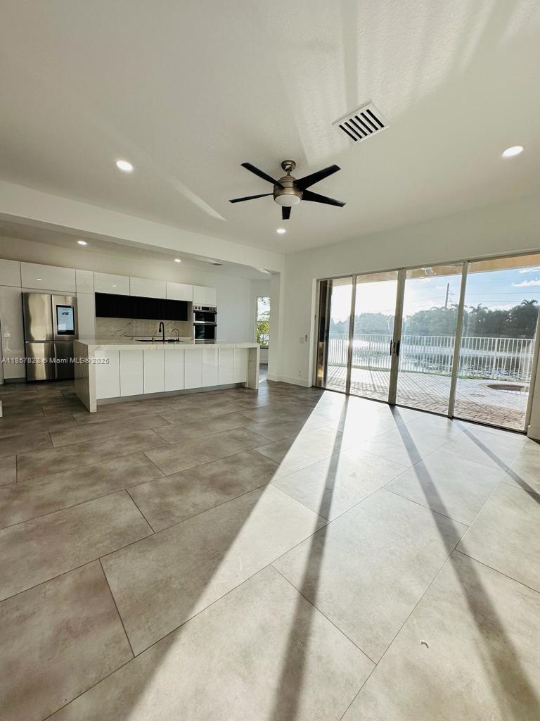1887 Harbor View Cir