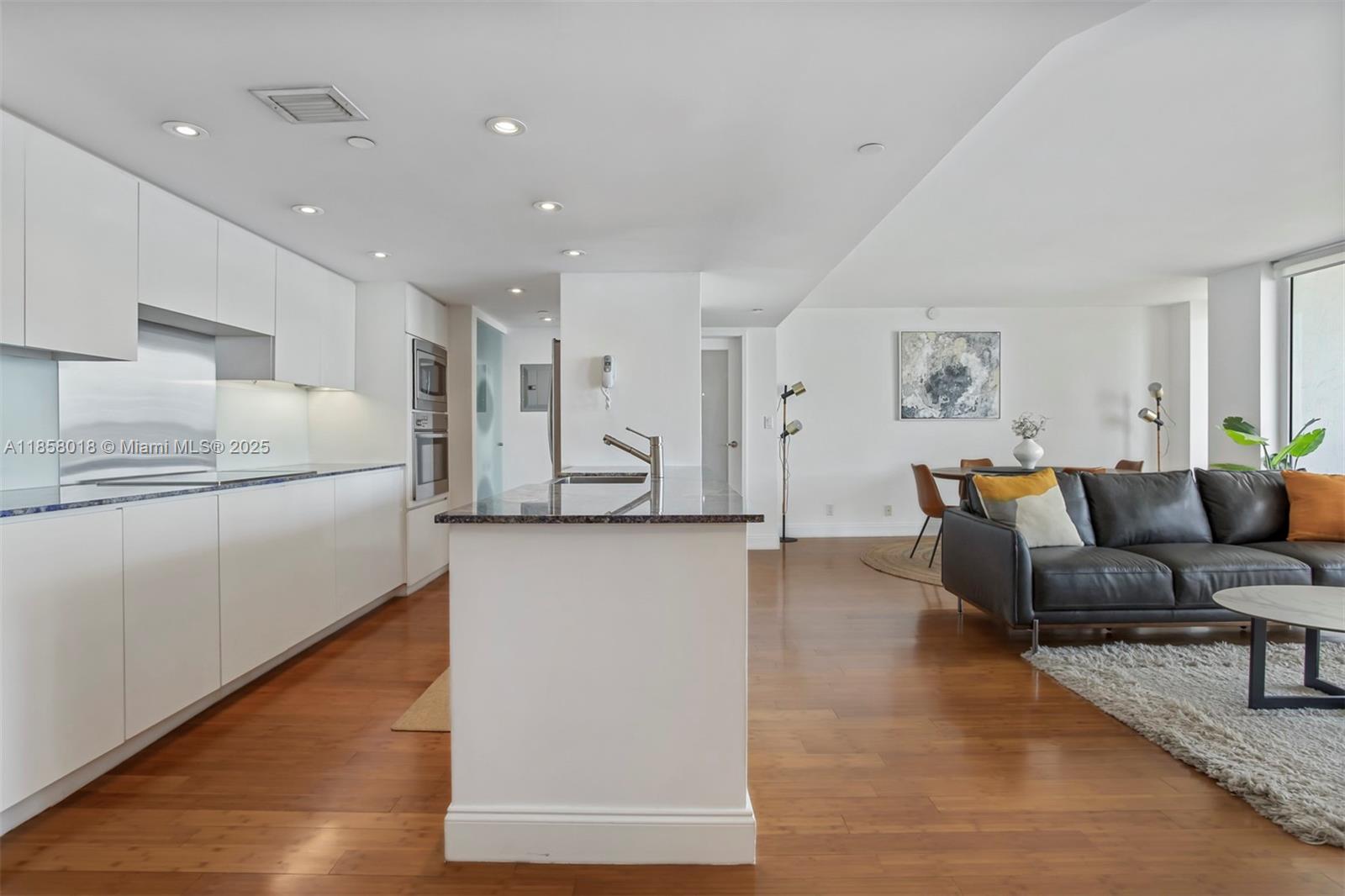 1717 N Bayshore Dr # 2740 Unit: A-2740