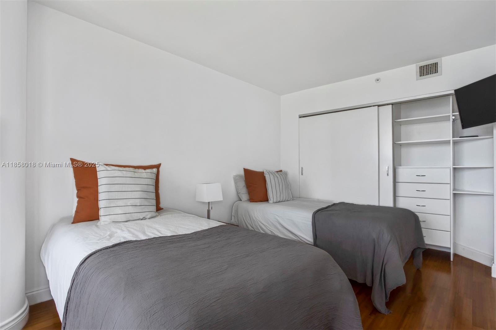 1717 N Bayshore Dr # 2740 Unit: A-2740