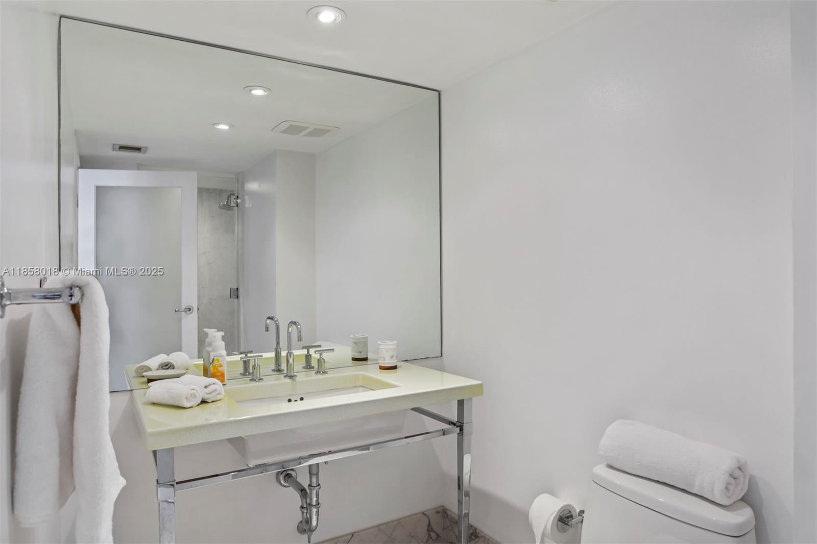 1717 N Bayshore Dr # 2740 Unit: A-2740