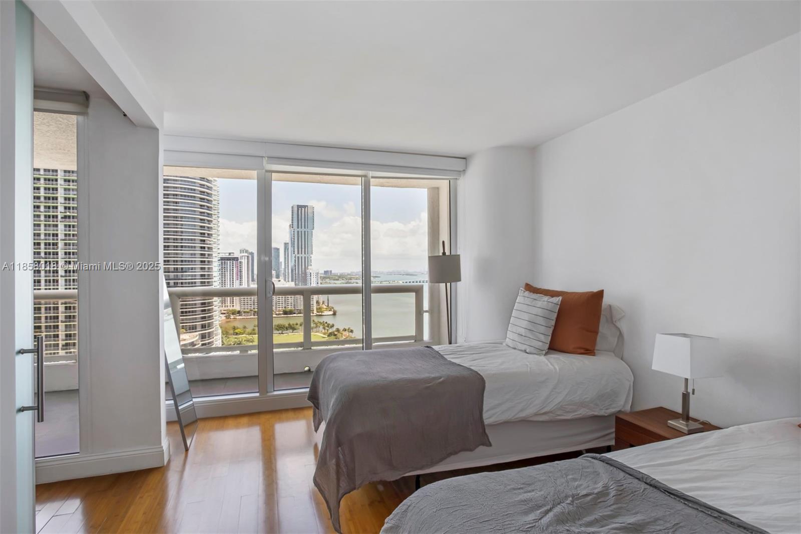 1717 N Bayshore Dr # 2740 Unit: A-2740