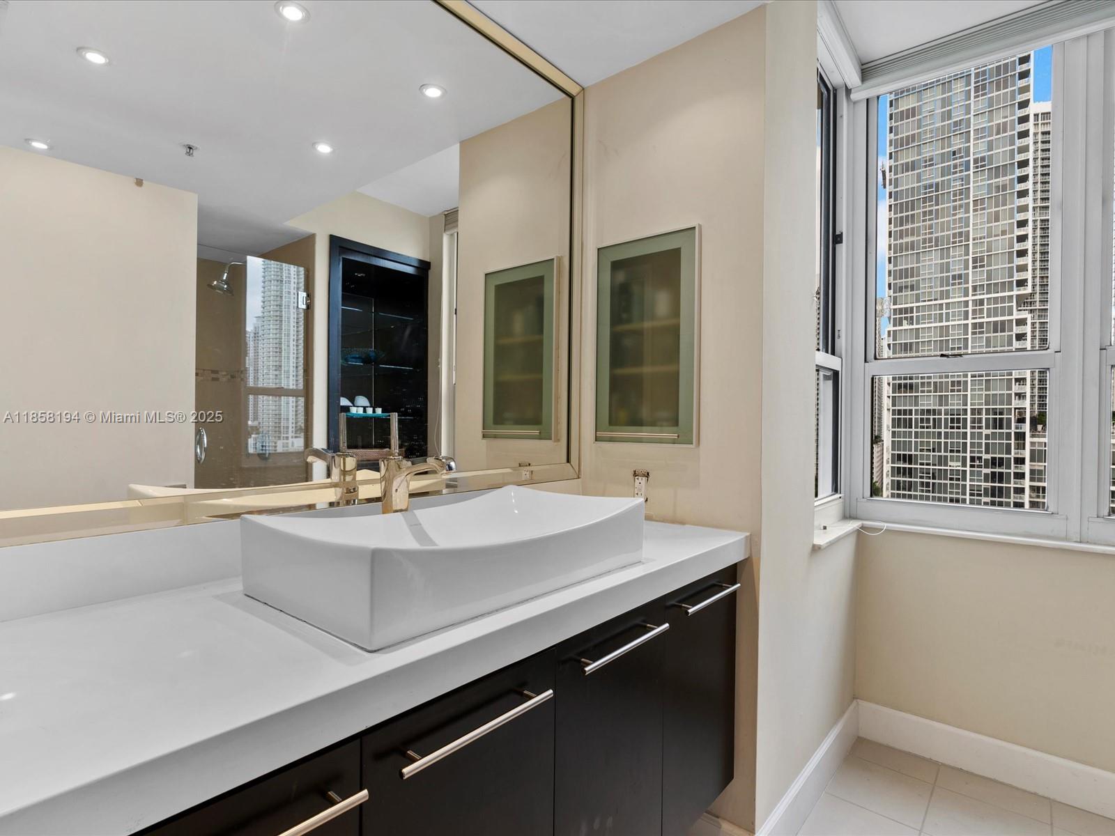 701 Brickell Key Blvd # 1603