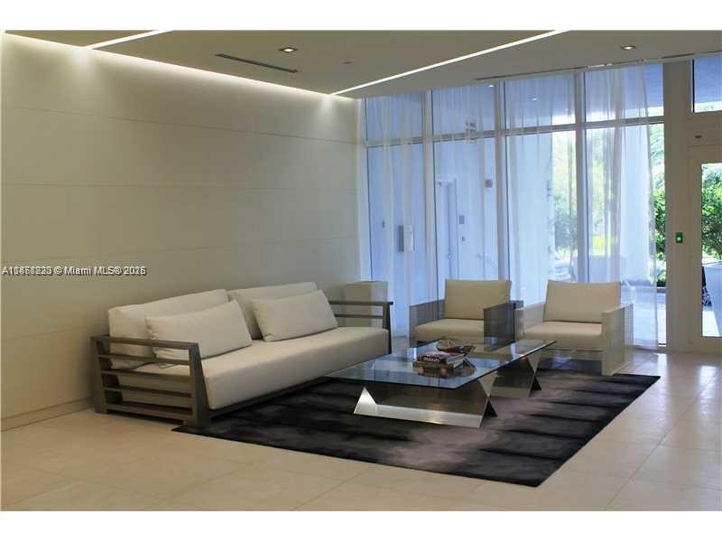 4250 Biscayne Blvd # 815