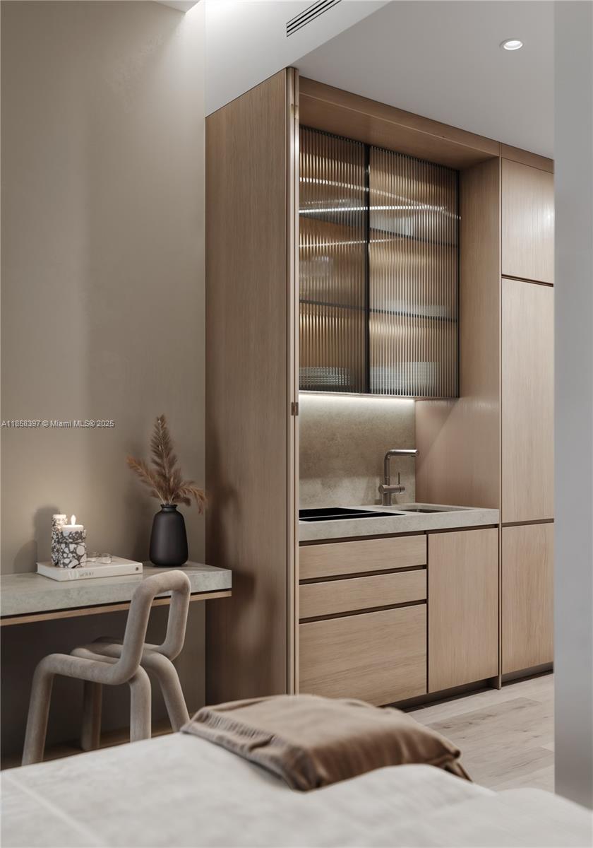 1265 SW 22nd St # 407