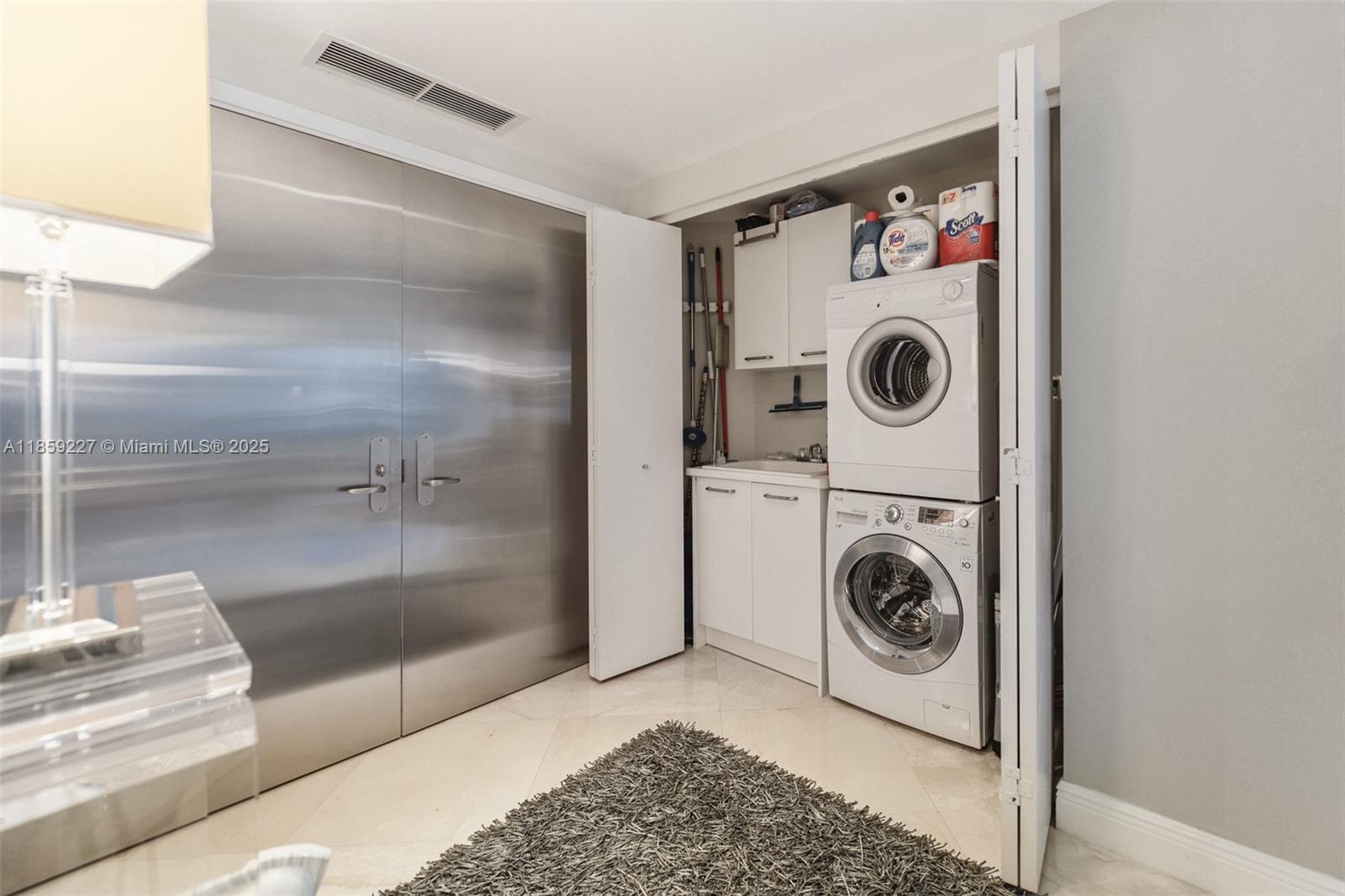 1331 Brickell Bay Dr # 811