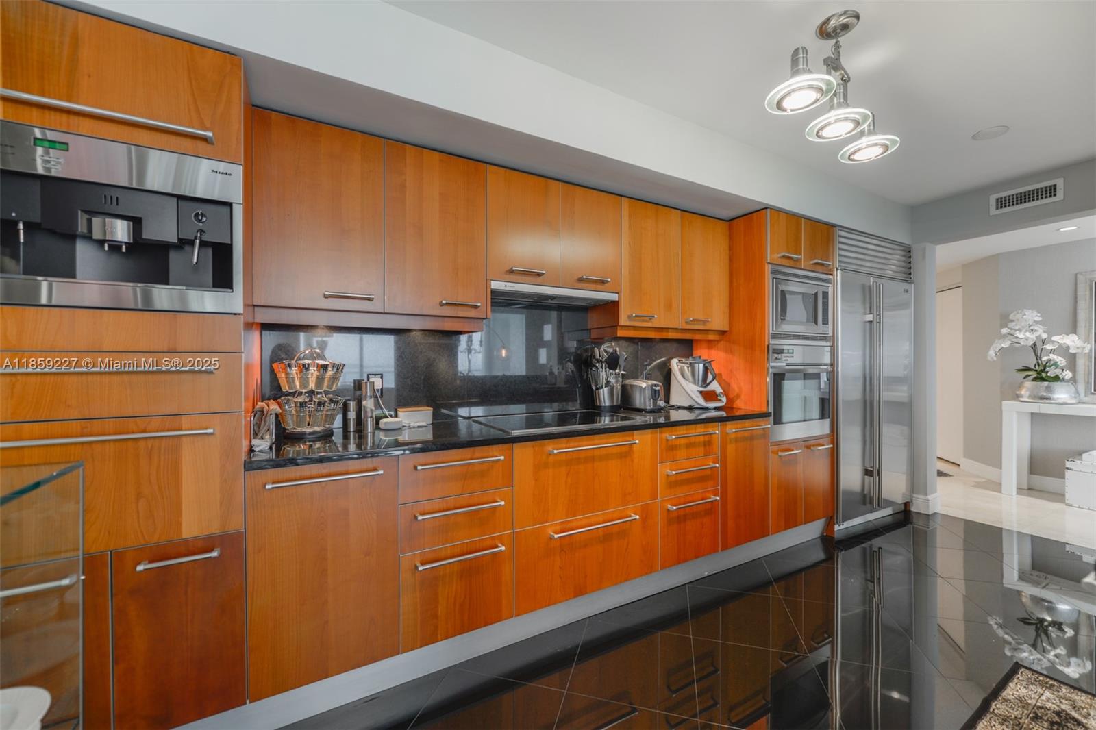 1331 Brickell Bay Dr # 811