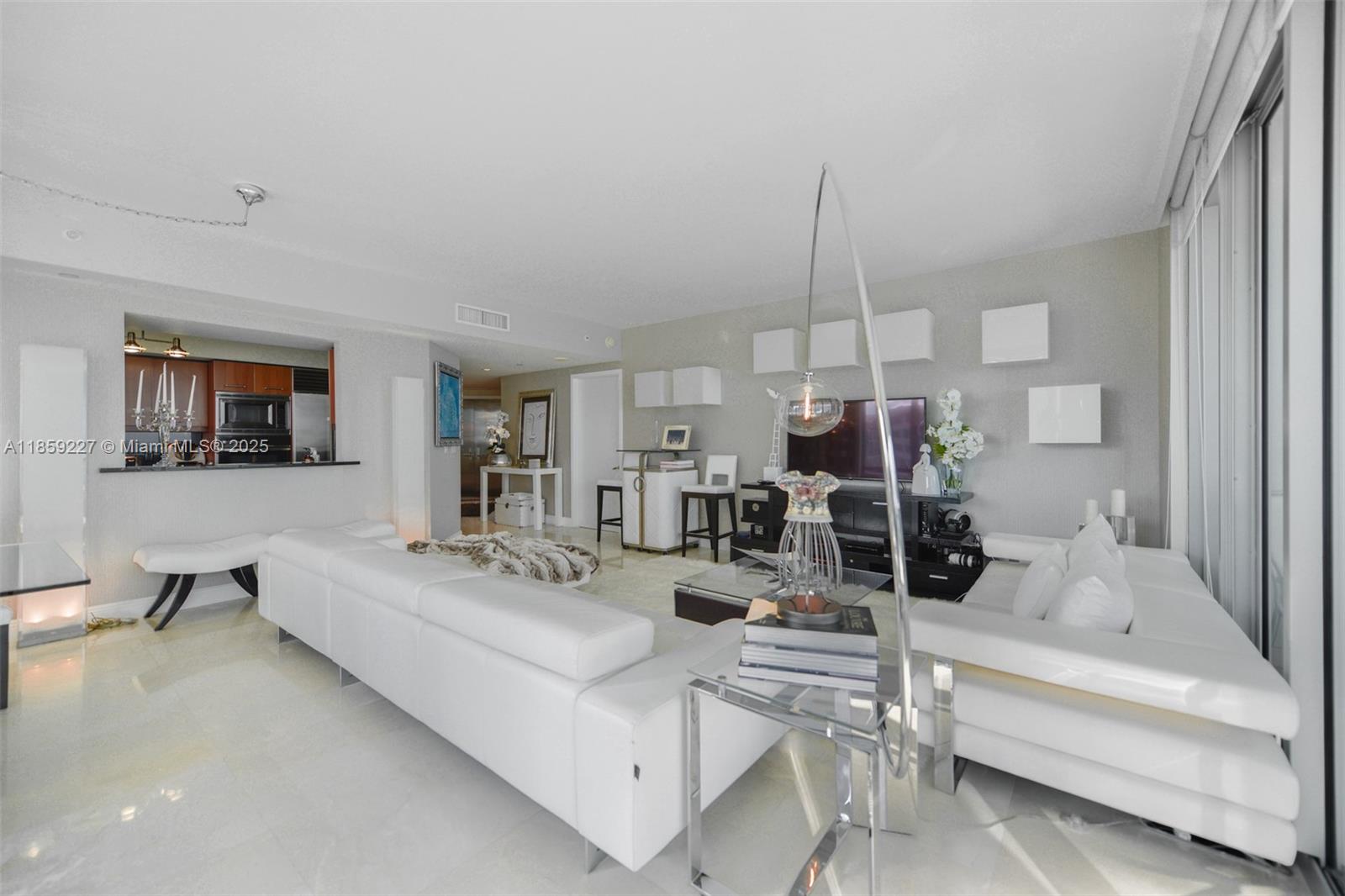 1331 Brickell Bay Dr # 811