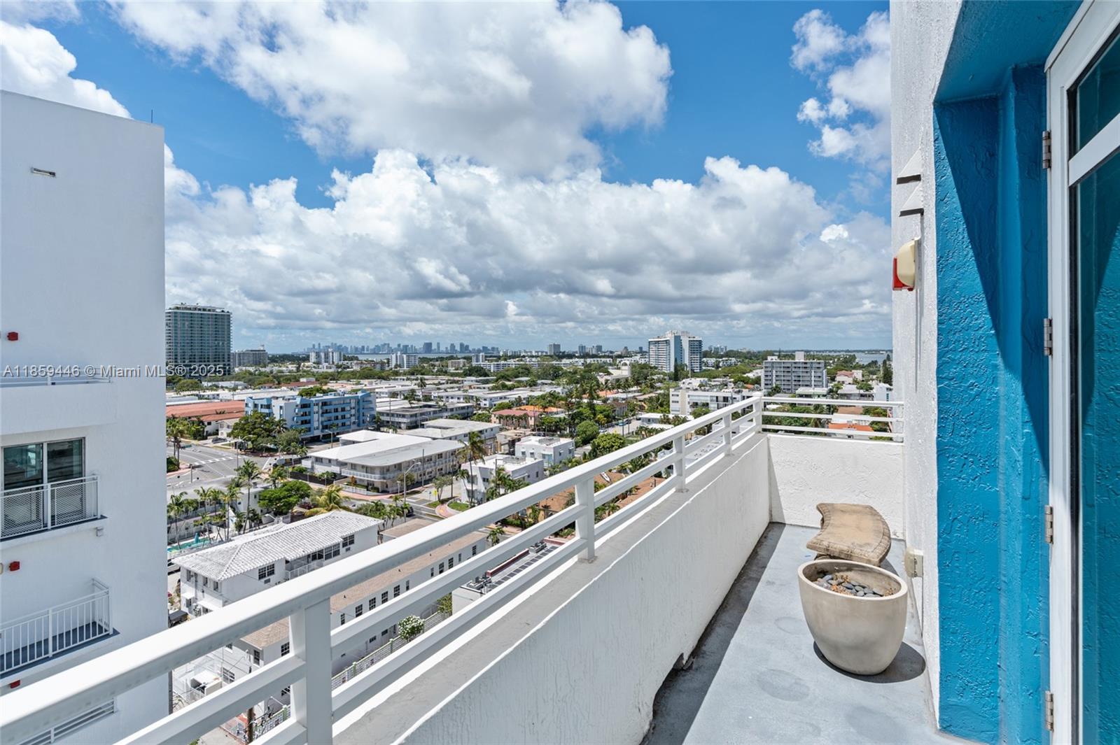 7600 Collins Ave # 1208
