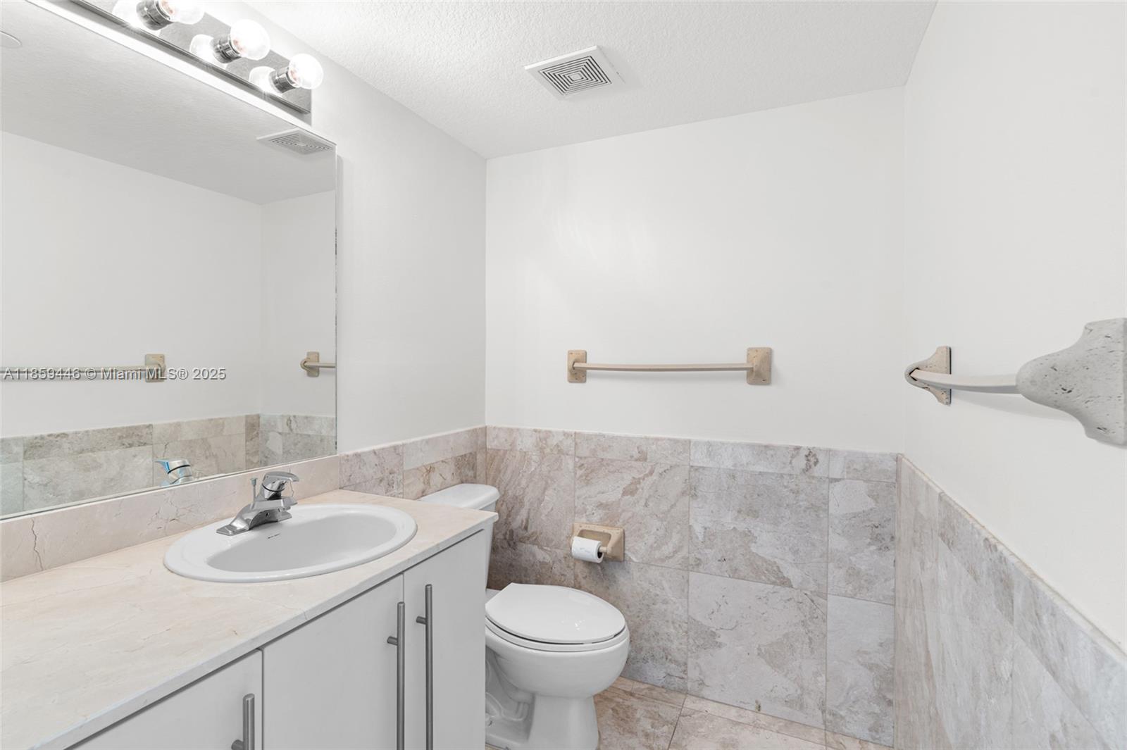 7600 Collins Ave # 1208
