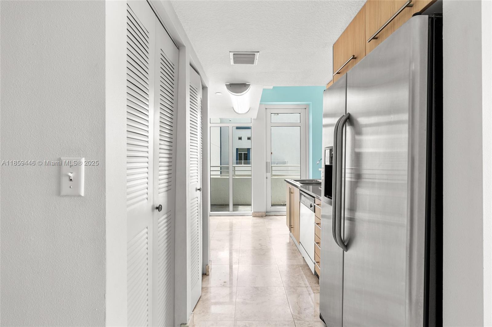 7600 Collins Ave # 1208