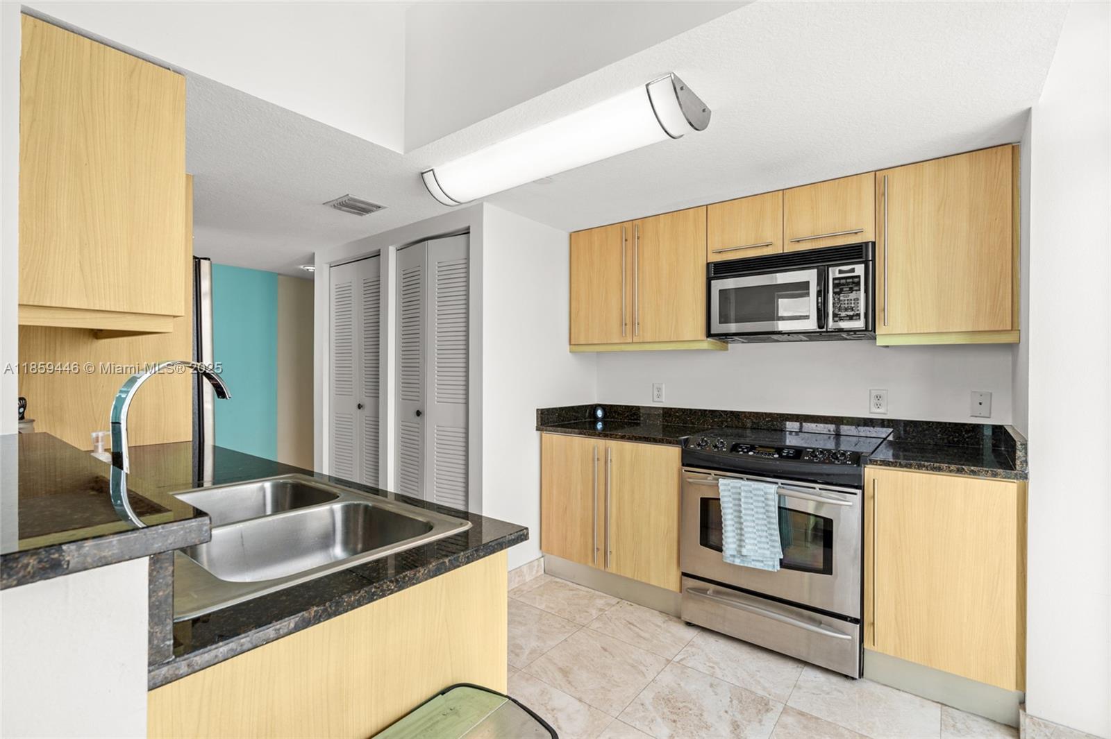 7600 Collins Ave # 1208