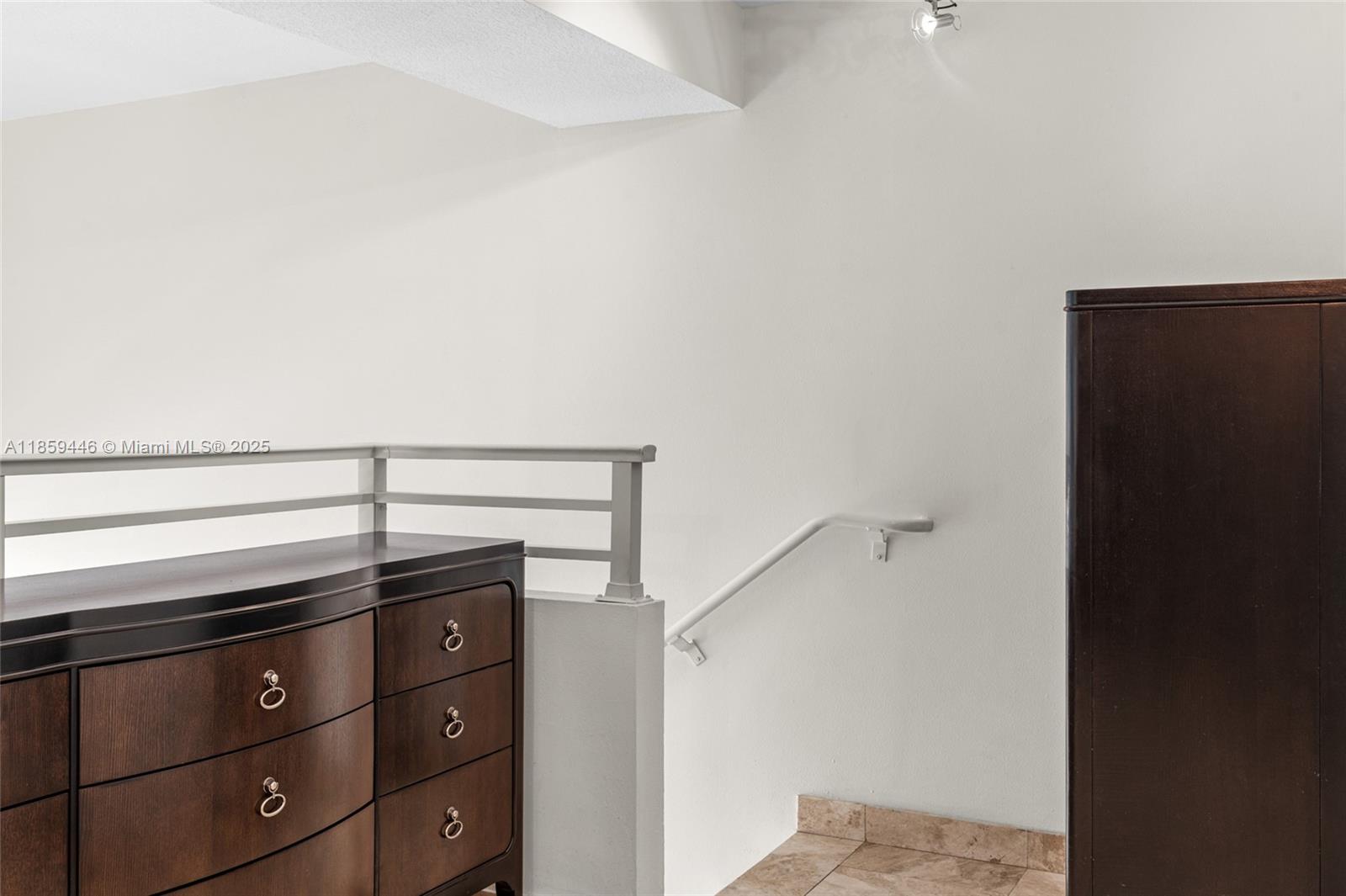 7600 Collins Ave # 1208