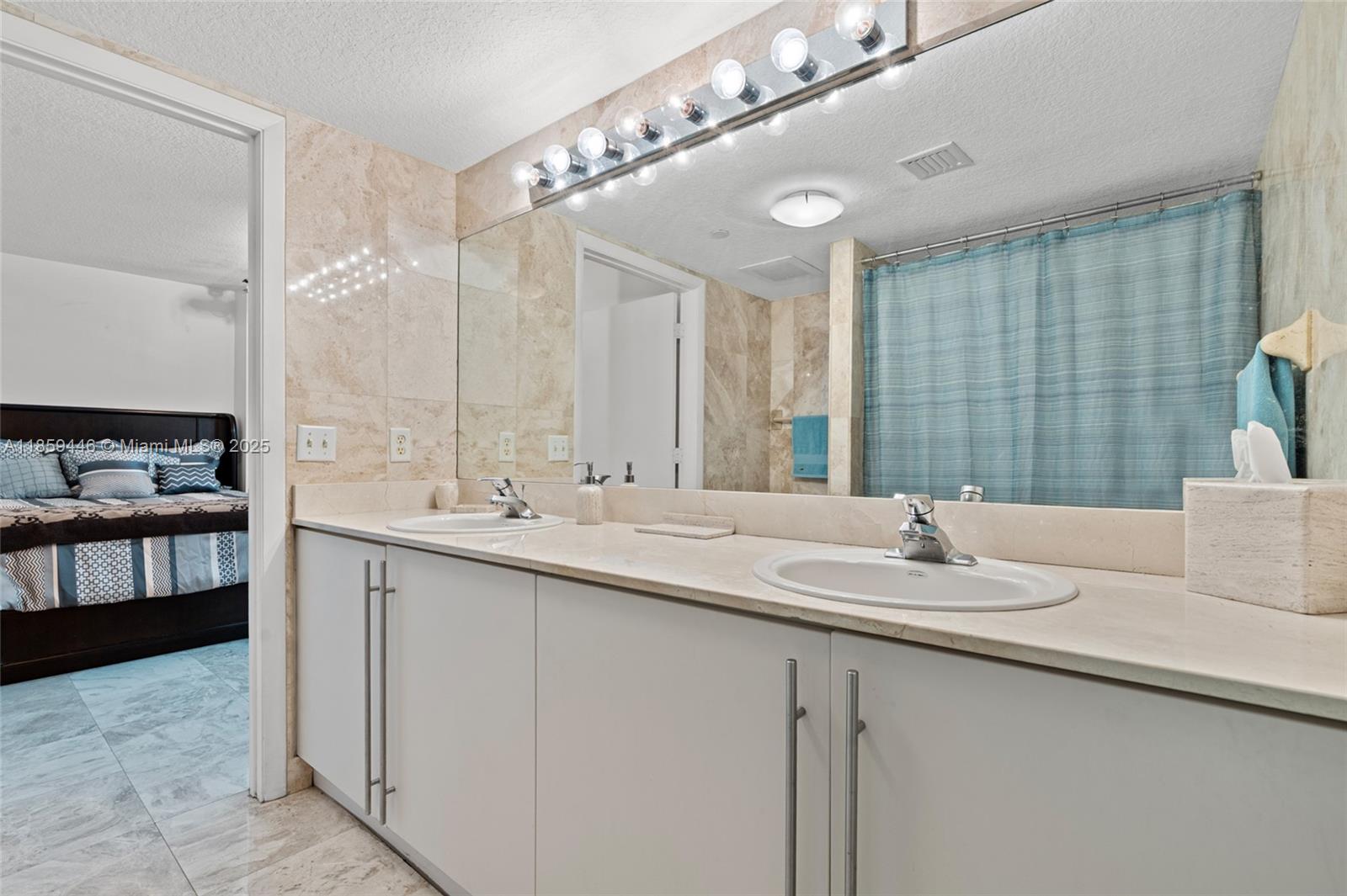 7600 Collins Ave # 1208