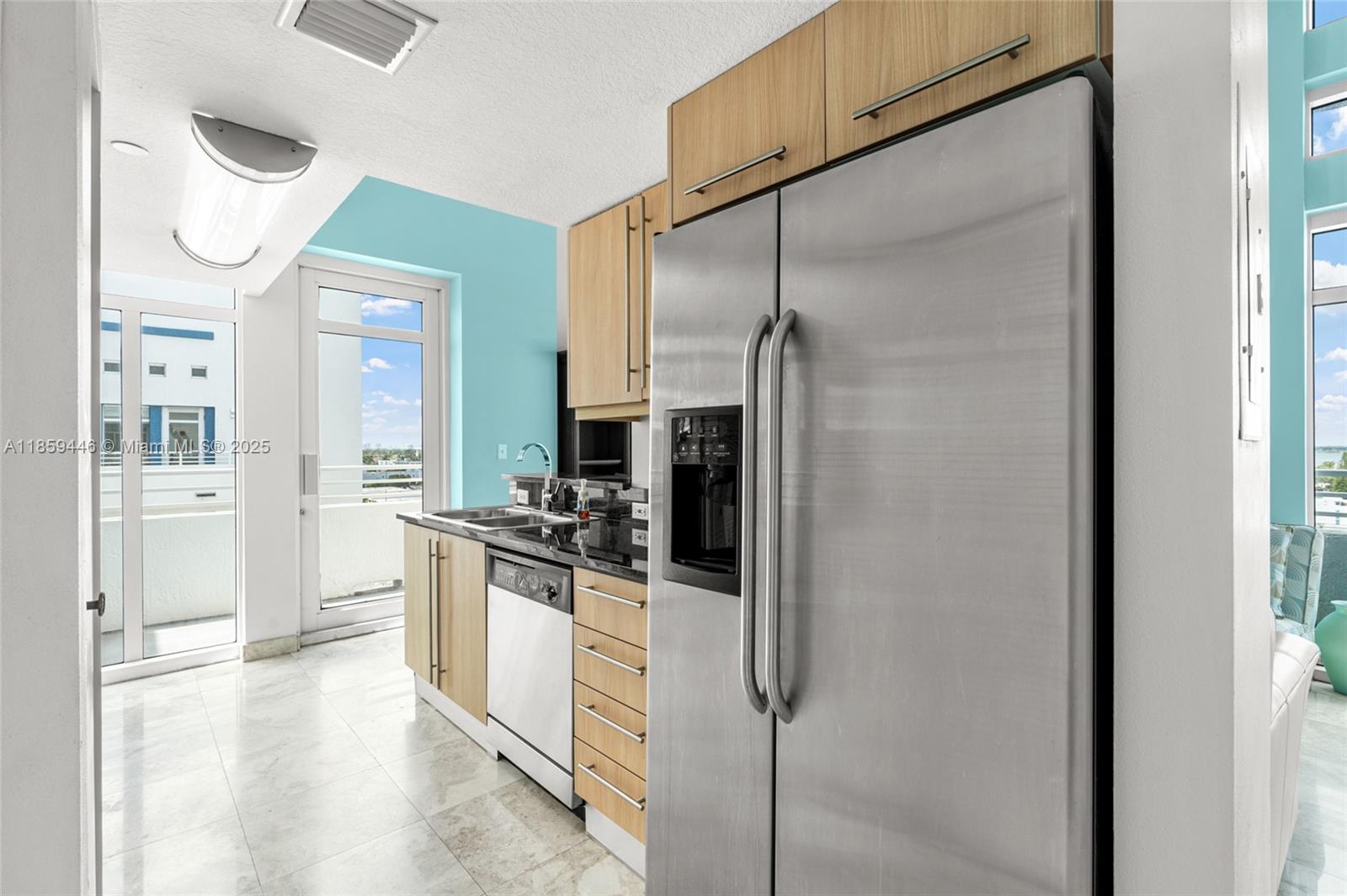 7600 Collins Ave # 1208